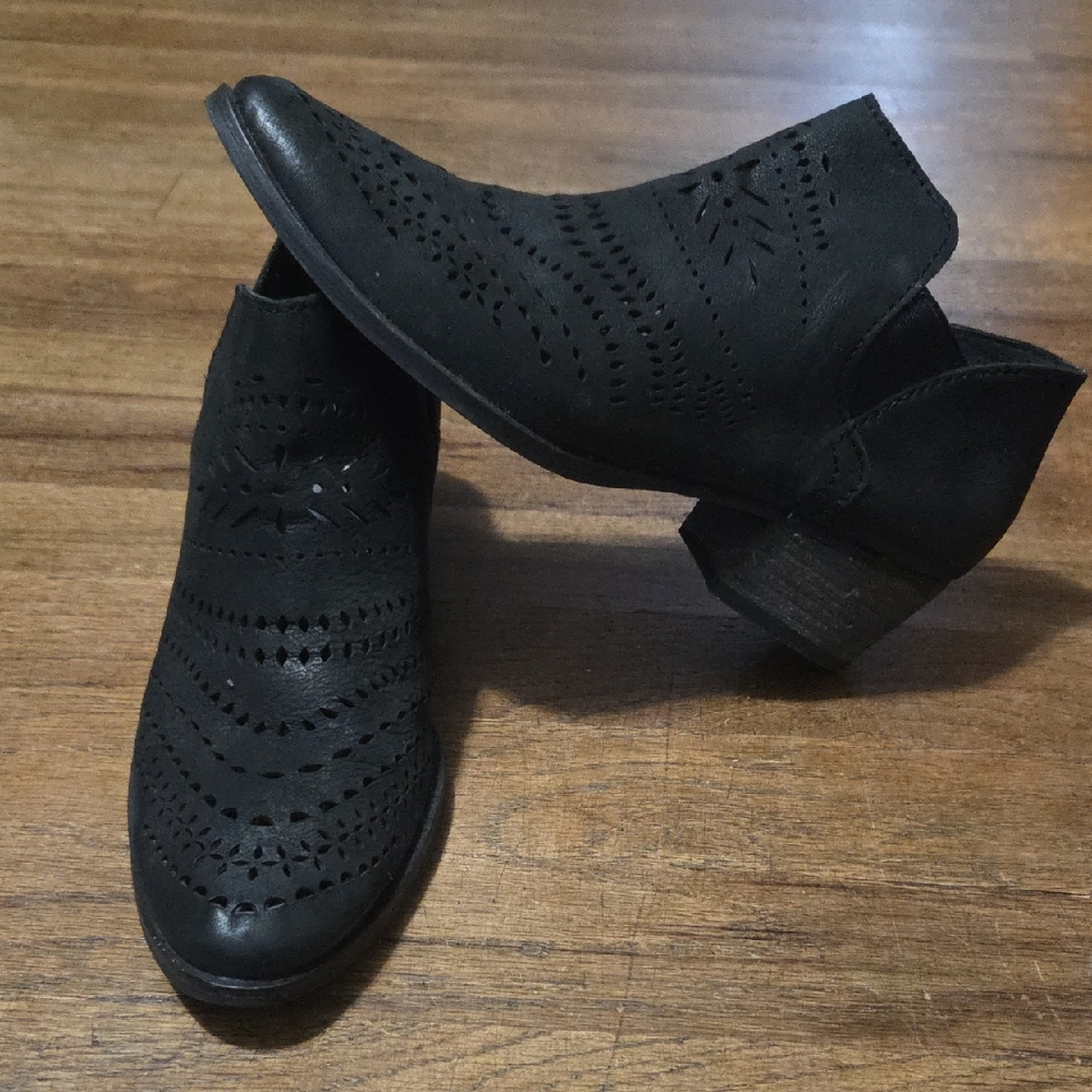 Coldwater Creek Burnished Leather Ankle Booties